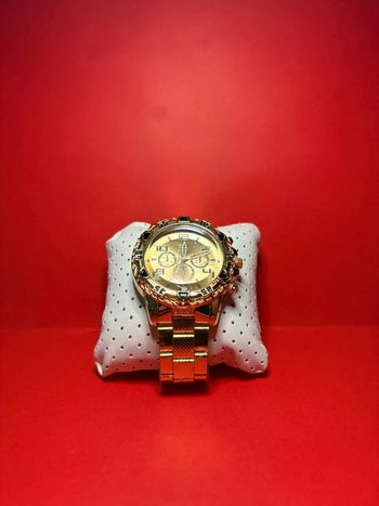 montre Geneva doré avec cadran doré stylisé à quartz pour hommes