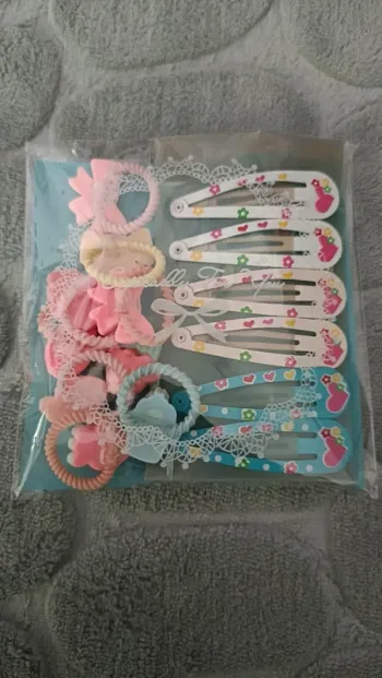 Lot élastique et barrettes à cheveux