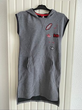 Robe à capuche