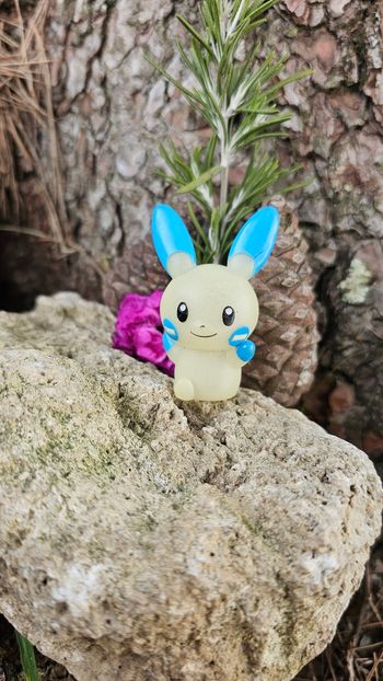 Super figurine Pokemon Nintendo finger puppet Négapi effet phosphorescent 