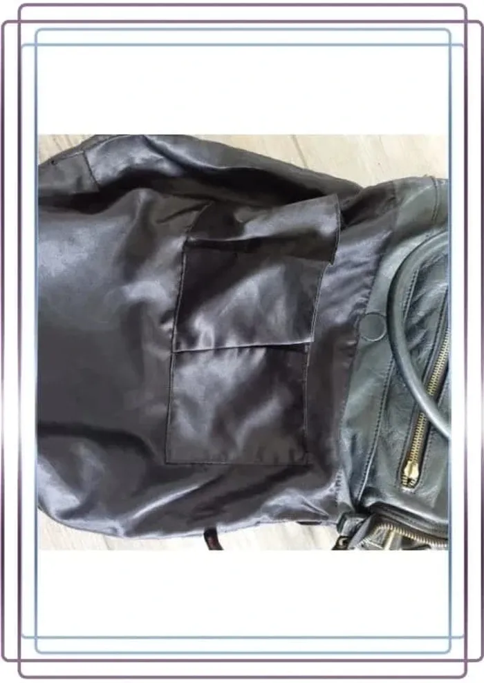 Sac à bandoulière en cuir Sabrina, bon état mais quelques petites traces, 35x40 - photo numéro 5