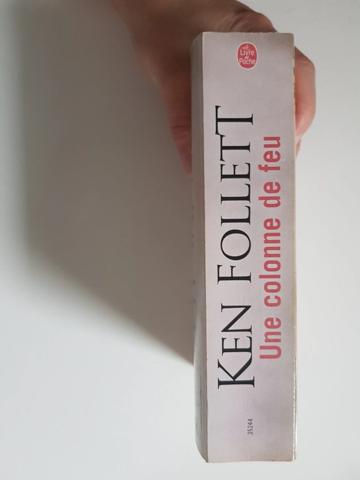 Ken Follett (Écrivain) Saga Kingsbridge, Tome 3 : Une colonne de feu - photo numéro 4