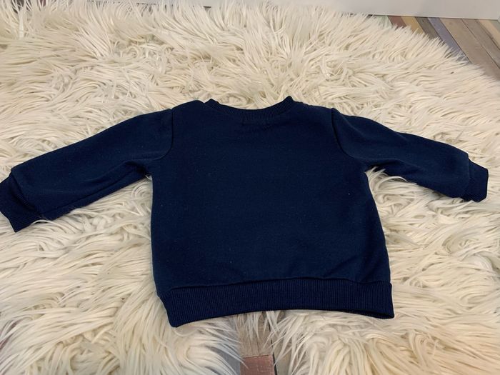 Pull bleu marine dinosaures 🦕 - photo numéro 3