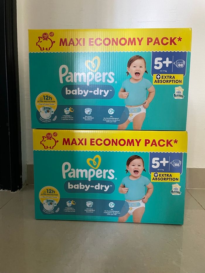 Lot 2 cartons couches Pampers T5+