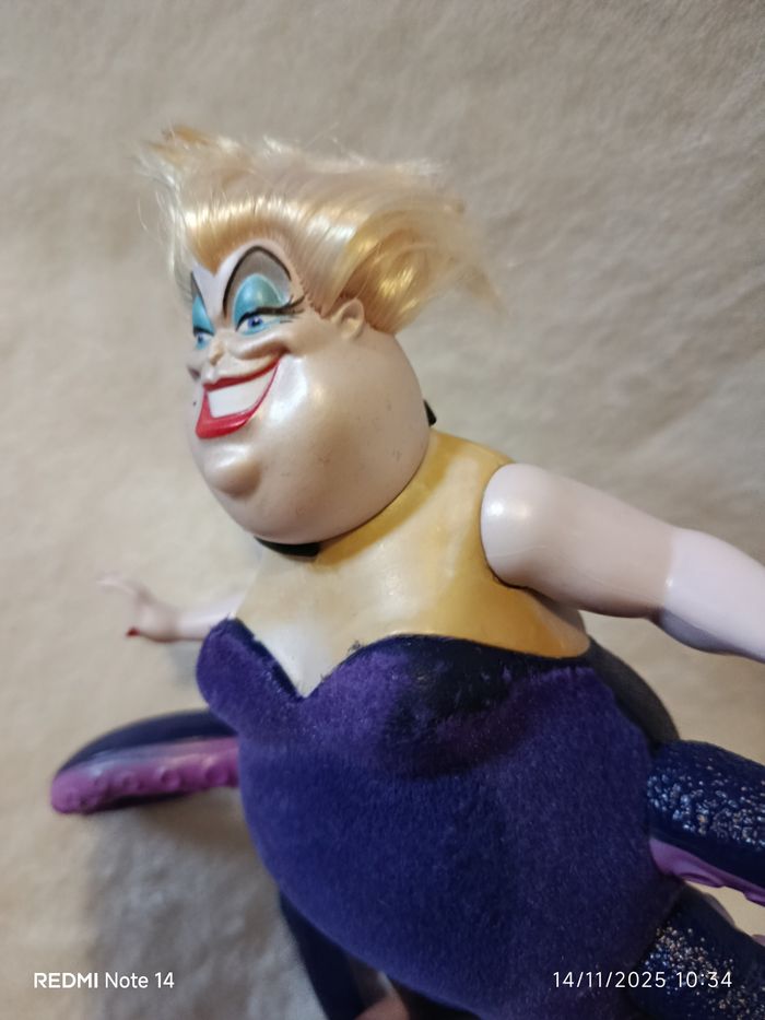 A saisir, poupée " Ursula" , de Disney " la petite sirène" ( bien tout lire svp) - photo numéro 5