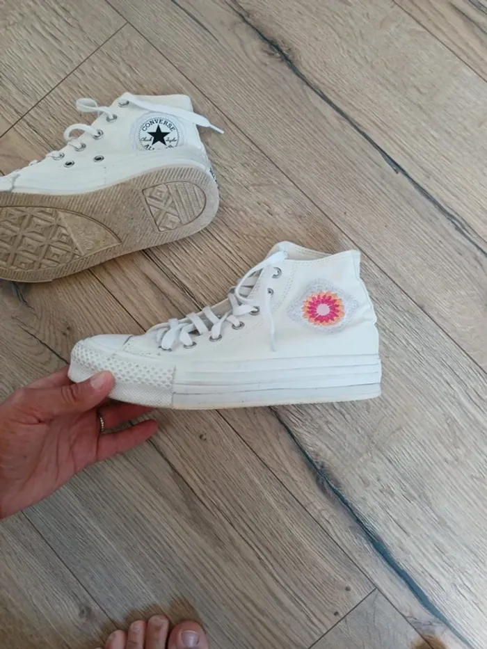 Converse fleur blanche 35 - photo numéro 2