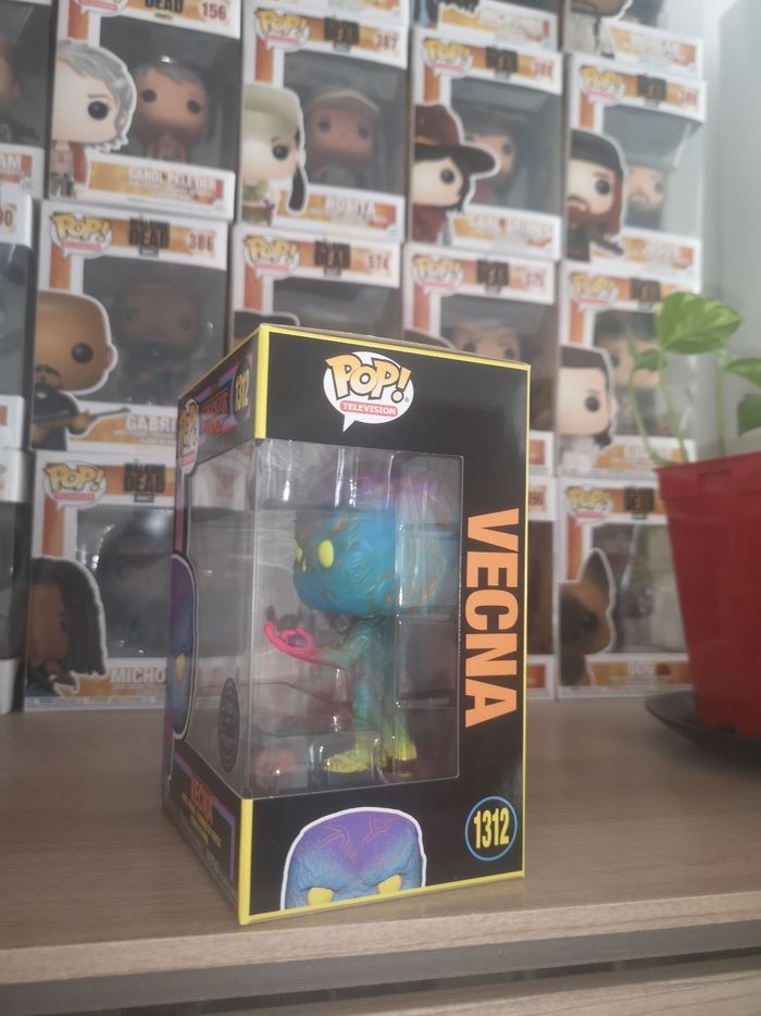 Funko pop Television Netflix Stranger Things 1312 Vecna Blacklight Glows - photo numéro 2