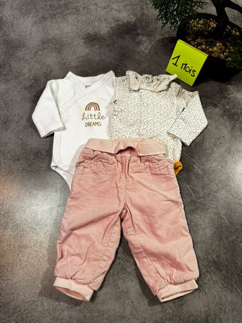 Ensembe pantalon + 2 bodies Kiabi Orchestra 1 mois