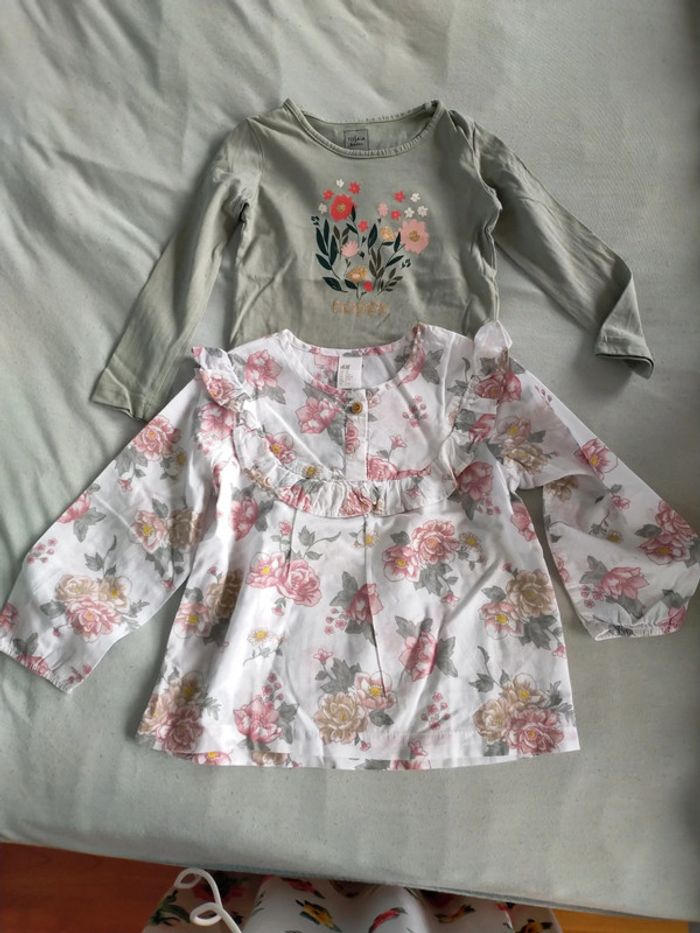 Lot 2 chemises à manches longues fleurs 3 ans