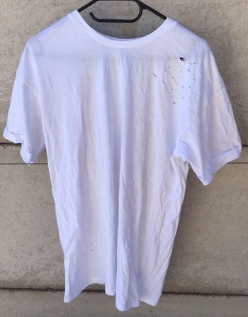 T Shirt fantaisie blanc 100% coton taille M avec trous