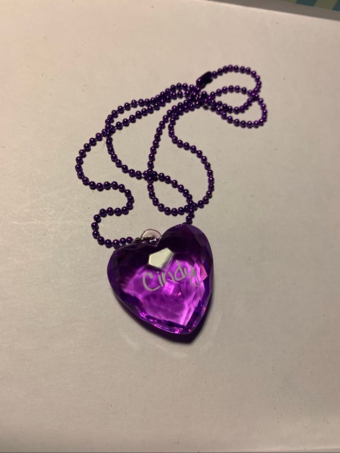 Collier coeur violet prénom Cindy - photo numéro 3