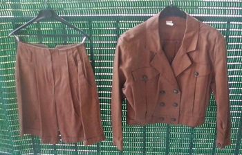 Ensemble marron Short à pinces + Blaser