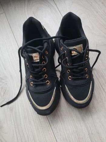 Basket fille compensée