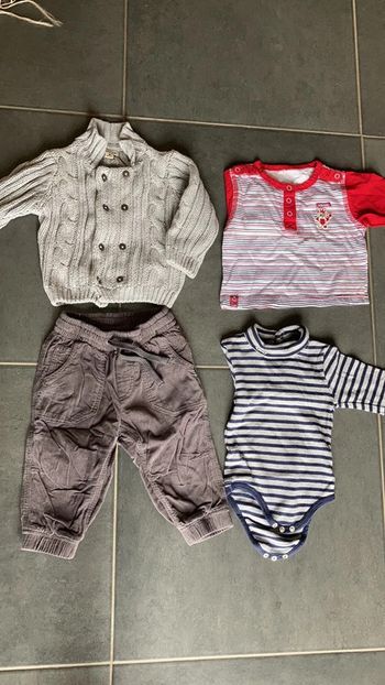 Lot vêtements taille 6 mois