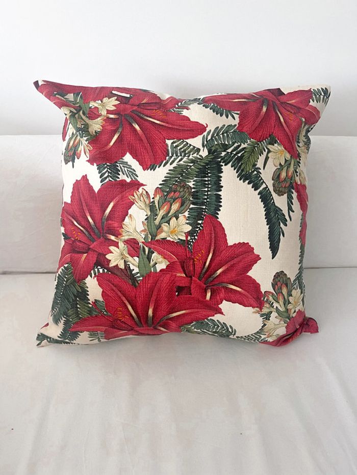 Lot 2 taies d'oreiller neuves Zara Home à fleurs