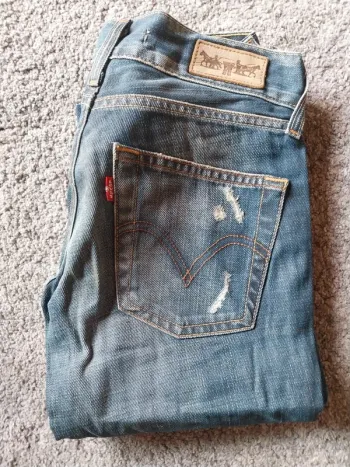 Jean's Levis 557 EVE . 24/32