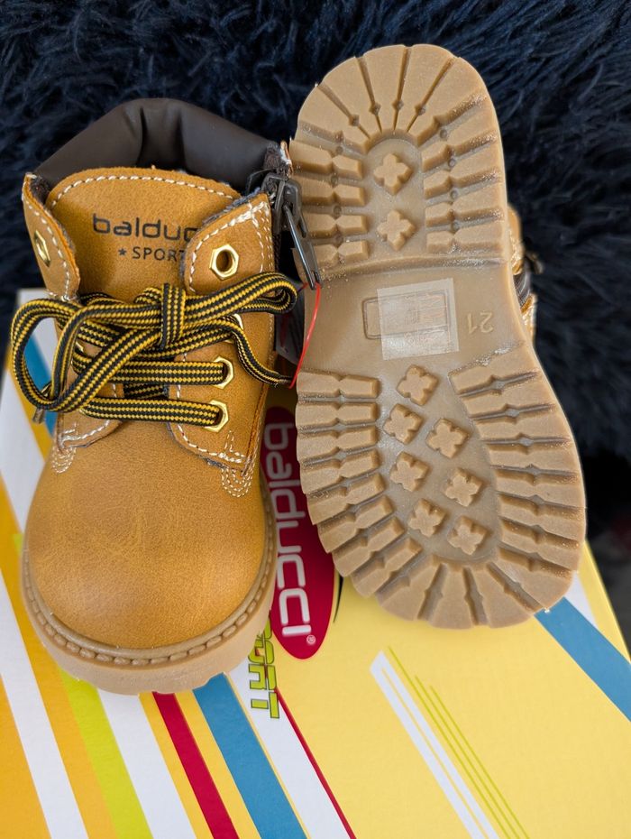 Bottines garçon. Taille 21. Neuf - photo numéro 5