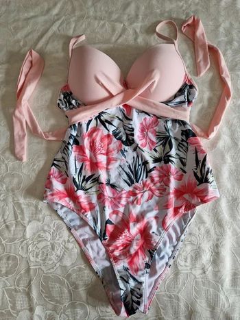 Maillot de bain 1 piéce de grossesse fleuri rose