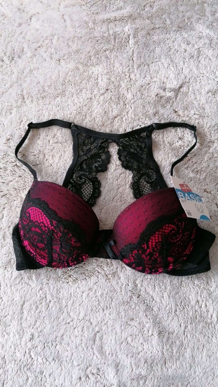 Soutien-gorge 90B NEUF avec etiquette