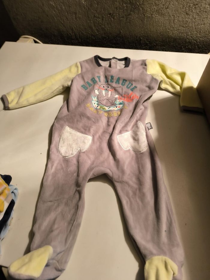 6 pyjamas 9 mois - photo numéro 4
