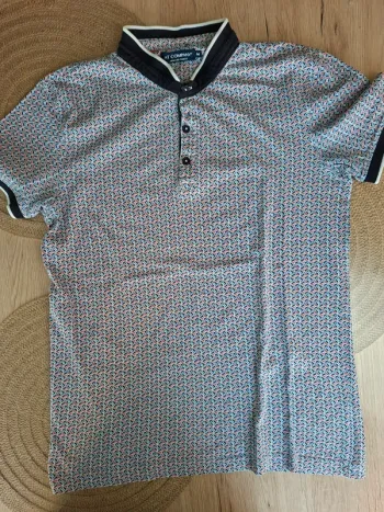 Polo Armand Thiery AT Company – Taille M – Motif géométrique bleu/orange