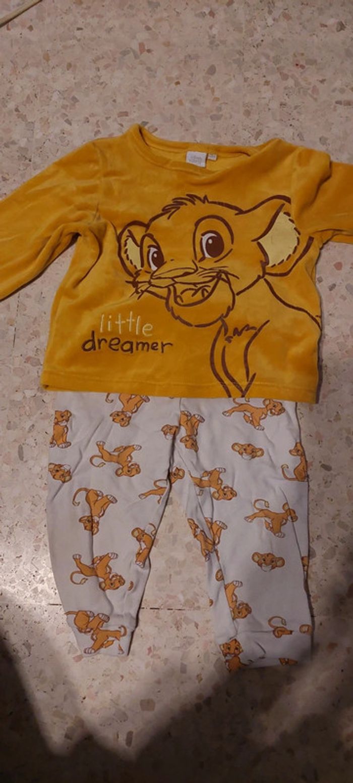 Lot 6 pyjamas
