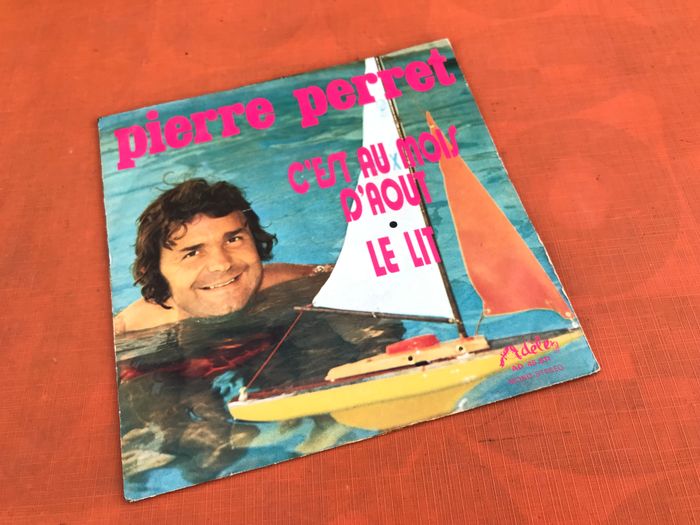 Vinyle 45 tours Pierre Perret C' est au mois d' Août (1972) Adèle 45811 - photo numéro 6