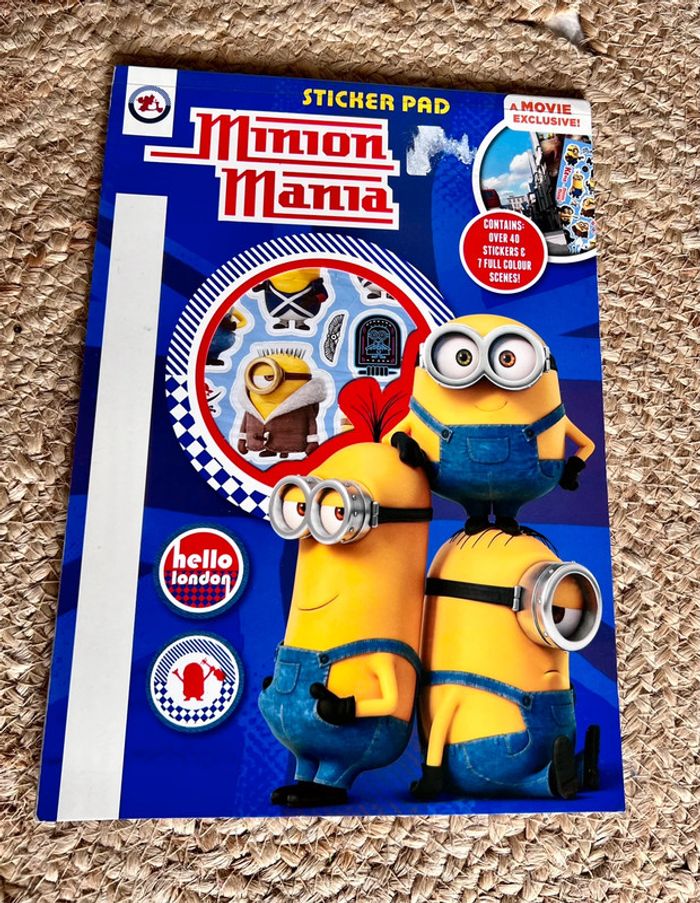 Livre créer 7 scènes avec Stickers repositionnable Les Minions Mania - photo numéro 2
