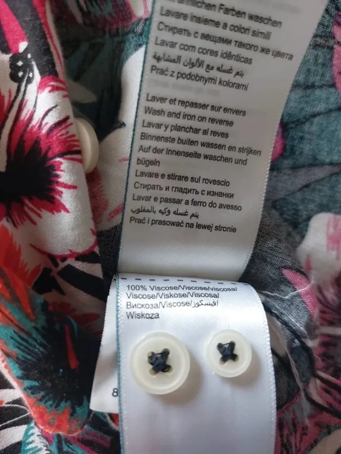 Chemise hawaïenne à fleur taille M - photo numéro 3