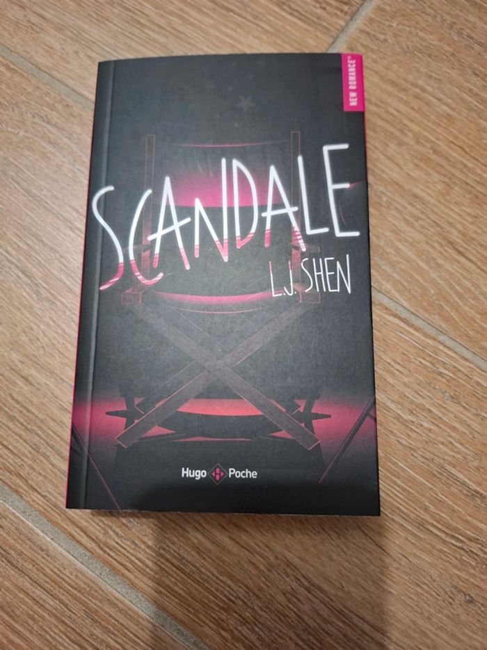 Livre de poche Scandale de L.J Shen