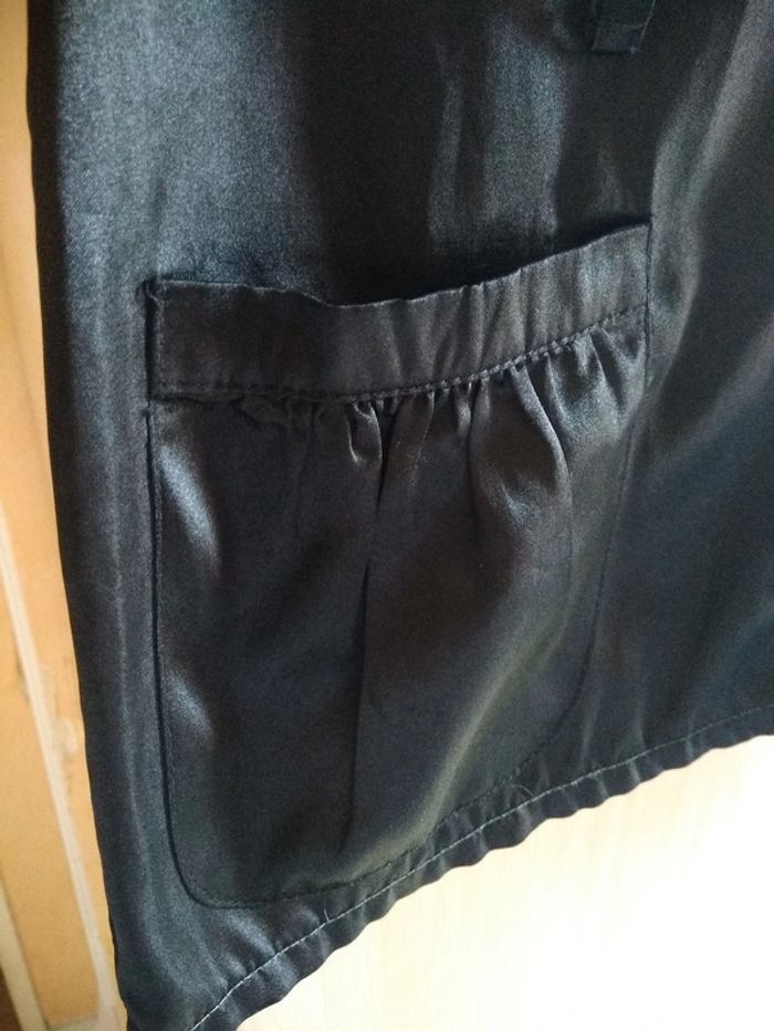 Robe courte satinée noire - photo numéro 6