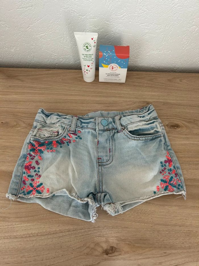 👖 Joli short en jean fleuri Denim Co. 👖 - photo numéro 2