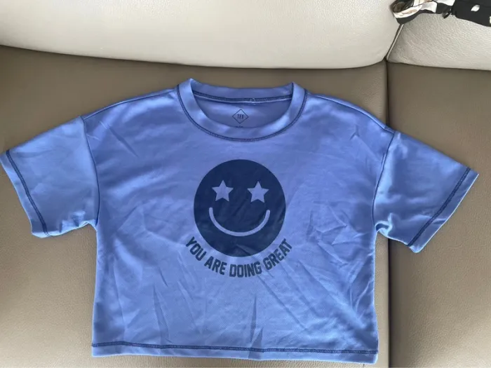 TEE shirt court