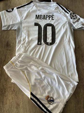 Ensemble de football - Real Madrid - Mbappé - 9 ans ( 24 )