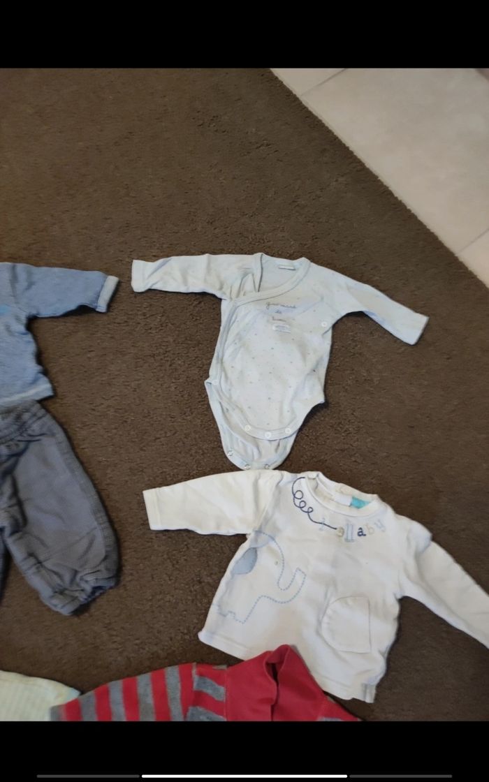 Lot vêtements 1 mois - photo numéro 4