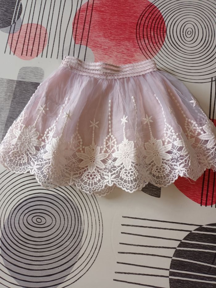 Jupe dentelle taille 6 mois - photo numéro 2