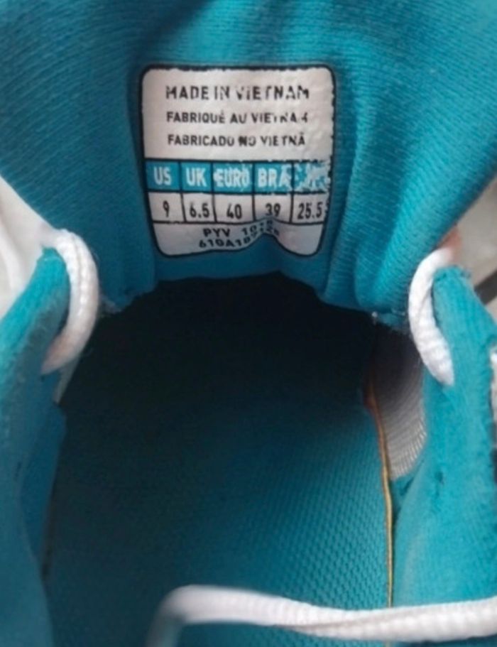 Baskets Mizuno taille 40 - photo numéro 4