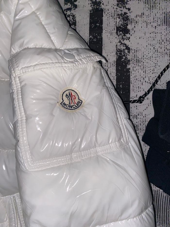 Veste Moncler taille S - photo numéro 3