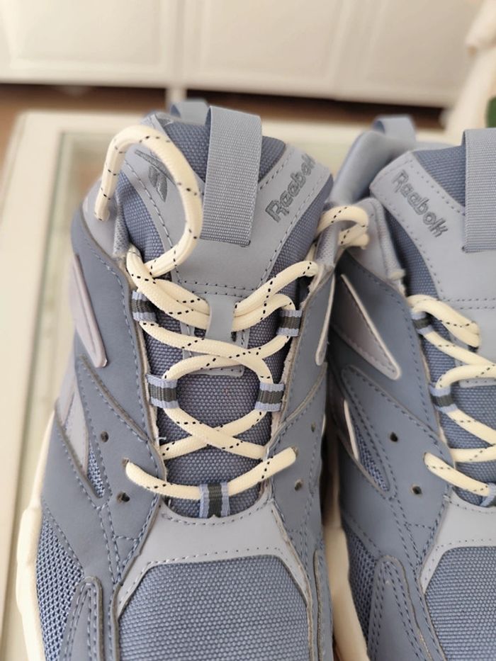Superbe paire de basket com9 Reebok taille 38.5 aztrek double mix pops - photo numéro 4