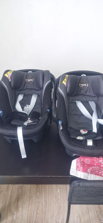 2 Sièges auto 