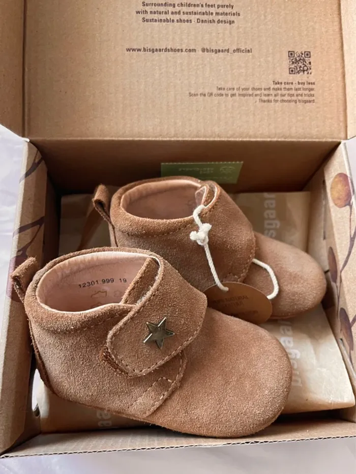 Magnifiques petites chaussures en cuir souple Bisgaard pour les premiers pas de bébé taille 19 - photo numéro 4
