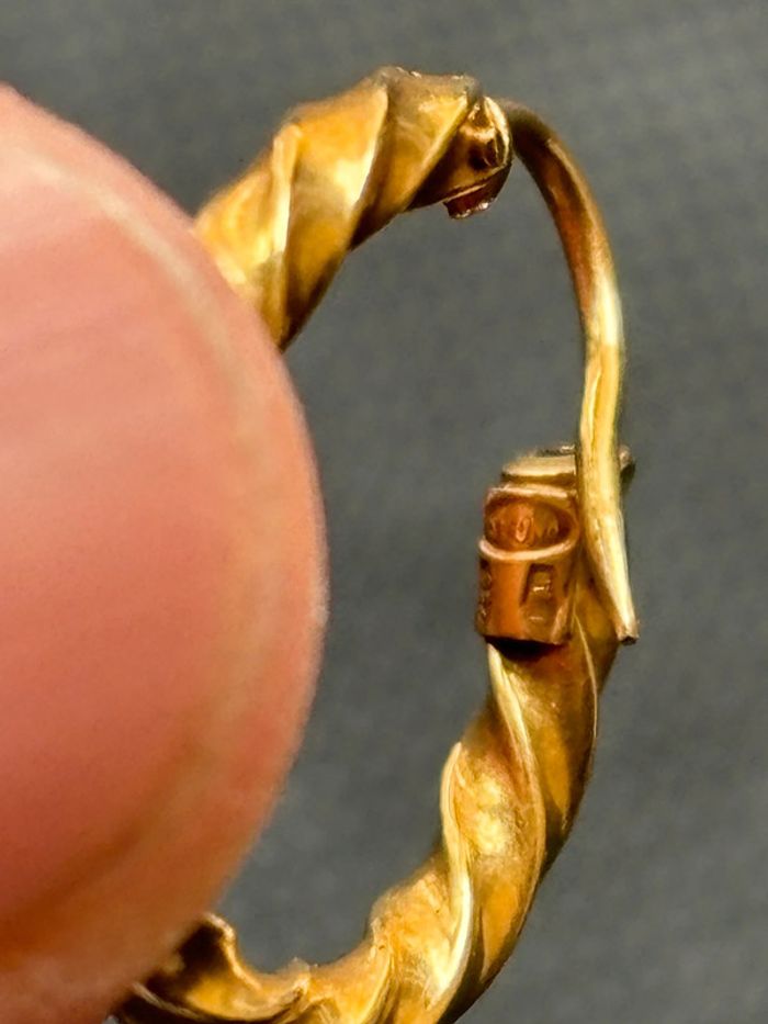 Belle paire de boucles d’oreilles «créoles » torsadées en or 18 carats femme TBE - photo numéro 3