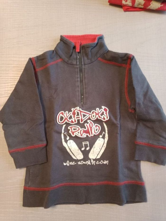 Lot de 7 vêtements garçon, 5 sweat et 2 chemises
