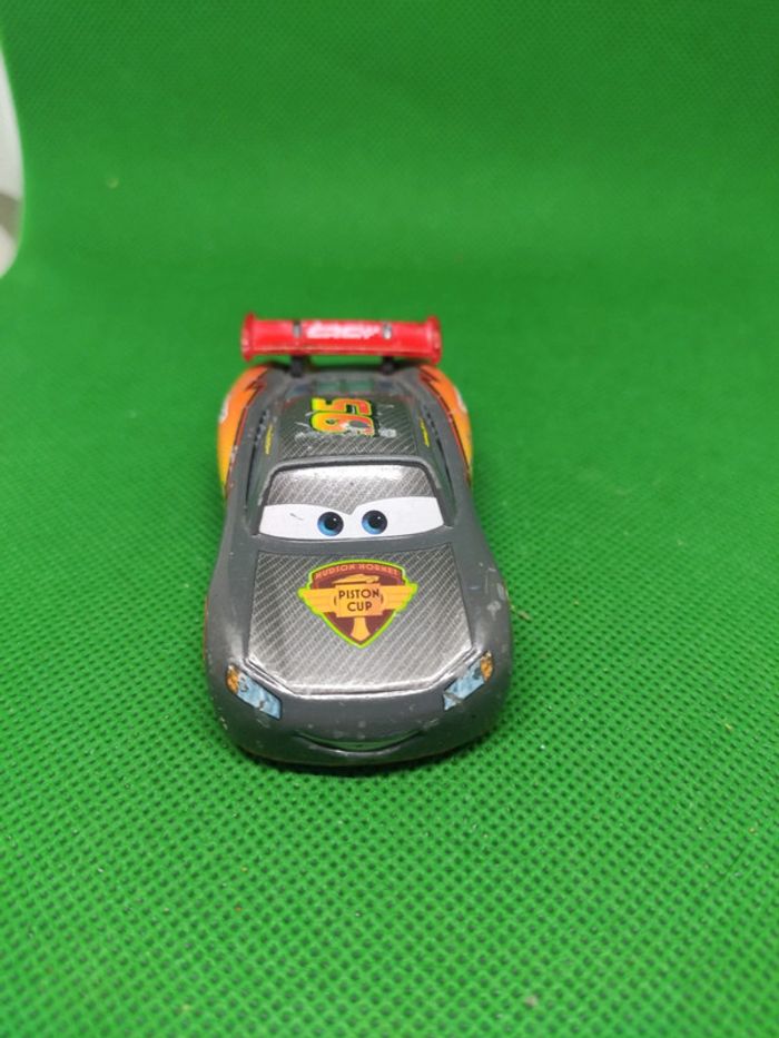 Voiture Cars Disney métal carbon racers flash McQueen bon état - photo numéro 3