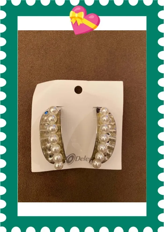 Boucles d’oreilles, créoles ouvertes fausses perles, argentées , neuves