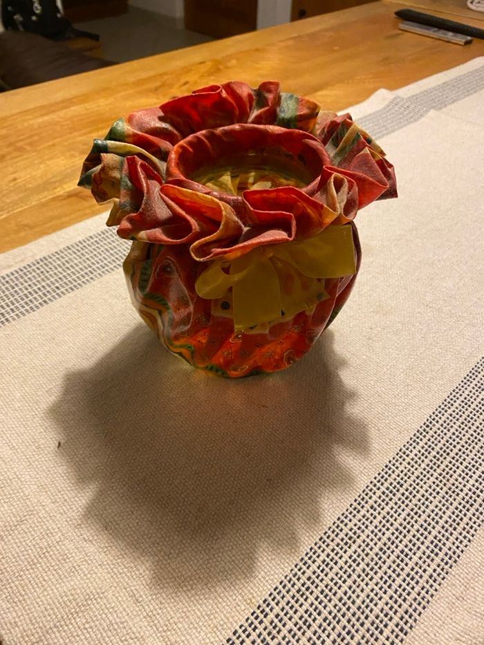 Jolie vase multicolore .