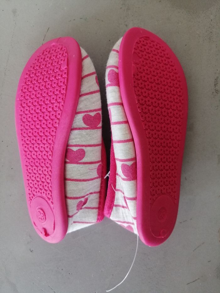 Chaussons filles roses taille 23 - photo numéro 2