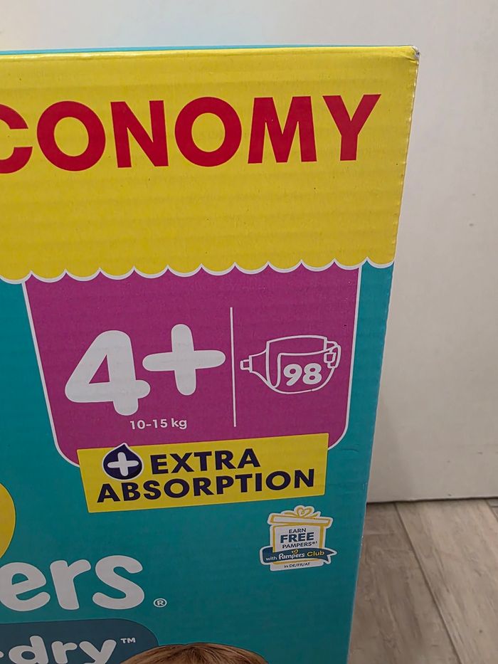 Couche  pampers taille 4+ - photo numéro 2