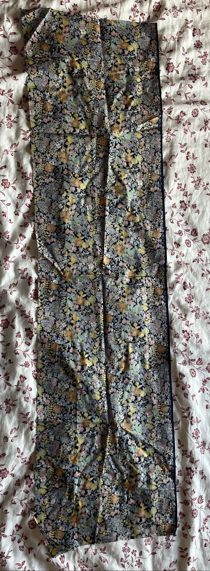 Chute de tissu imprimé à fleurs et à fruits - photo numéro 3