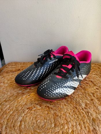 Chaussures de foot fille Adidas taille 32